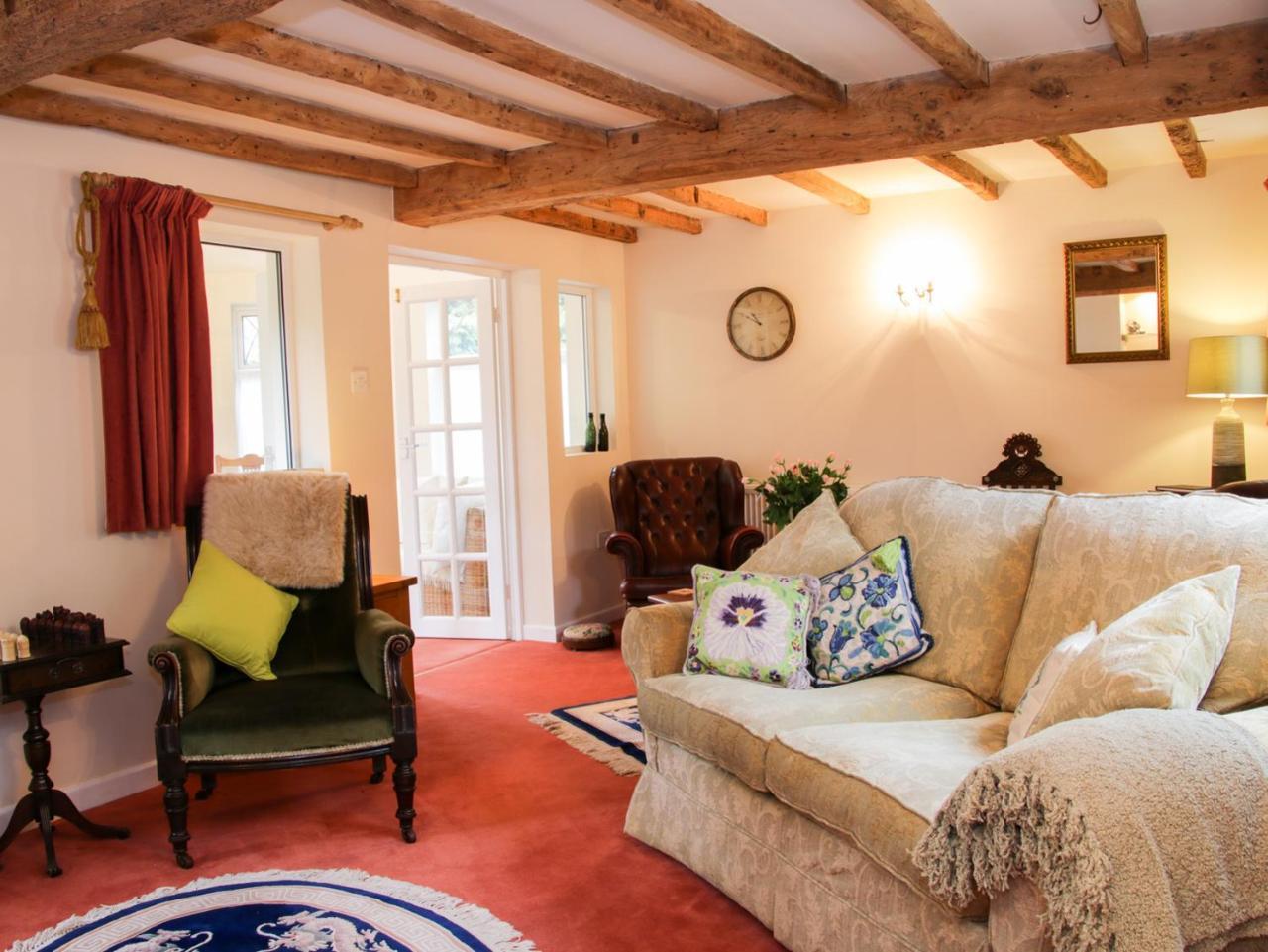 Cream Door Cottage คิดเดอร์มินสเตอร์ ภายนอก รูปภาพ